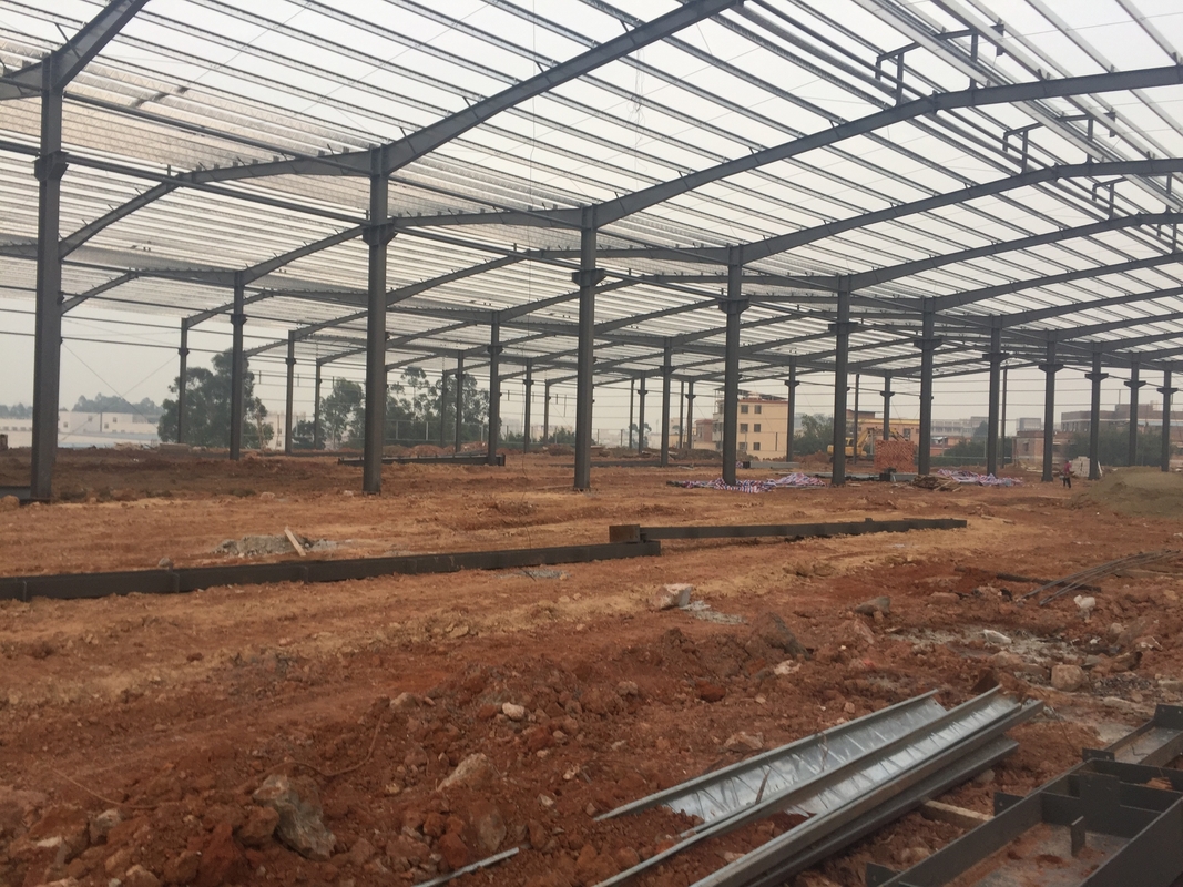 Baixo armazém da estrutura do aço carbono com espaço de armazenamento amplo para a gestão de inventário eficiente
