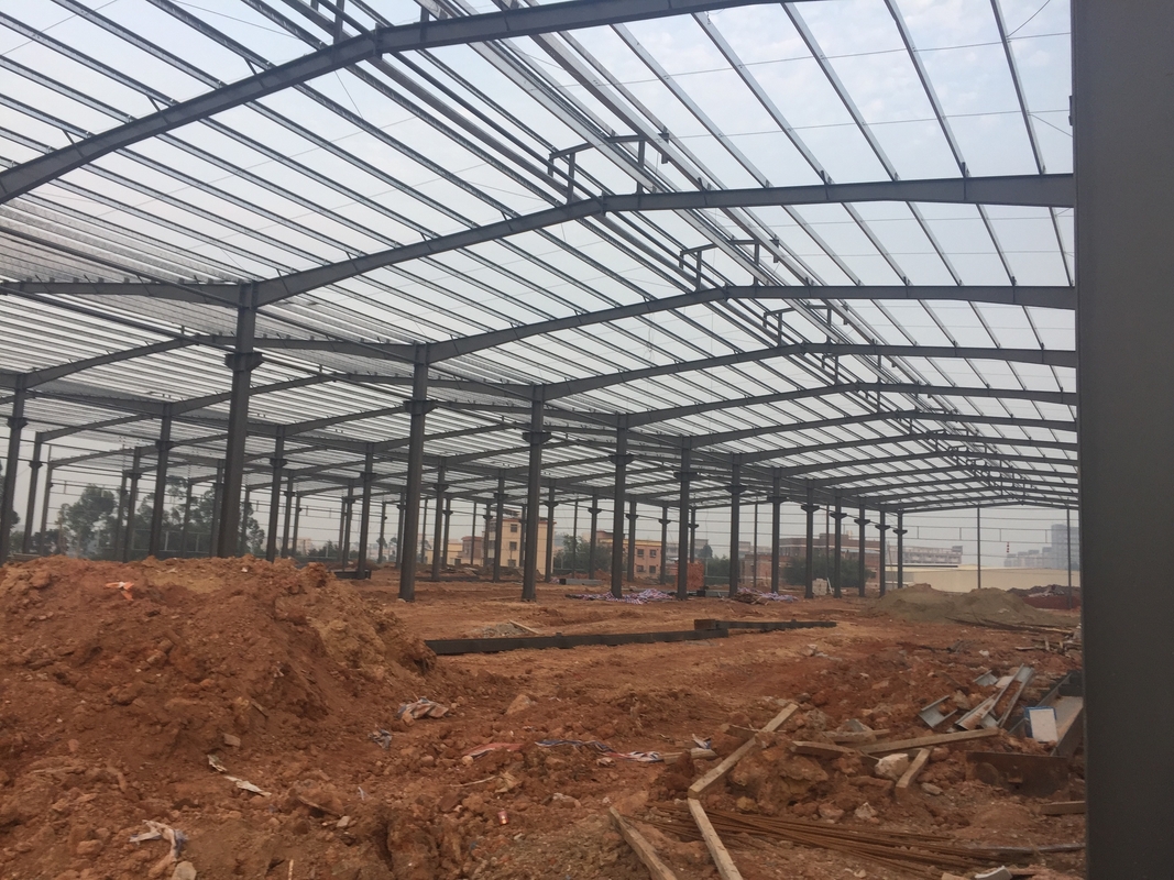 Baixo armazém da estrutura do aço carbono com espaço de armazenamento amplo para a gestão de inventário eficiente