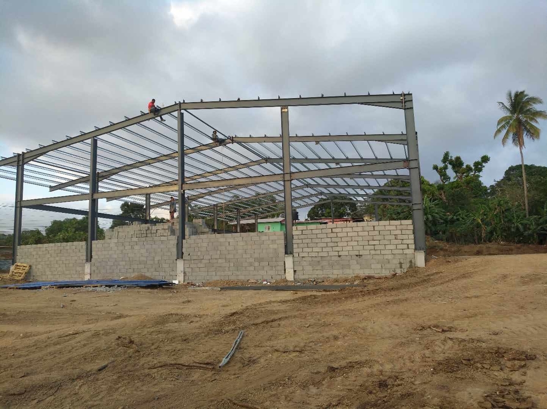 Edifícios de oficina de aço industrial duráveis ​​Q345 com resistência superior e integridade estrutural