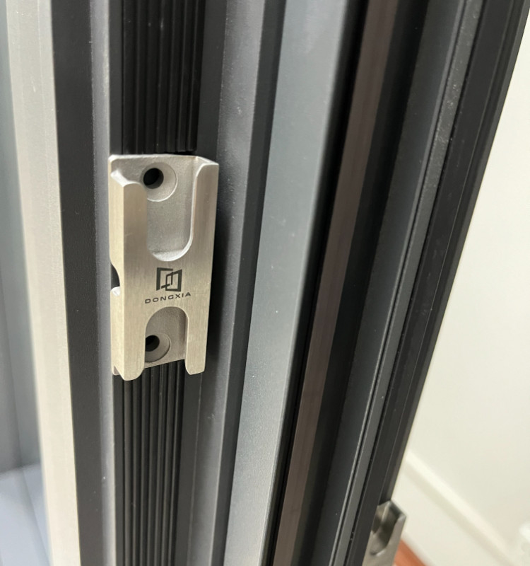 Janela de vidro de estilo minimalista moderno com tela oculta fácil de remover e limpar