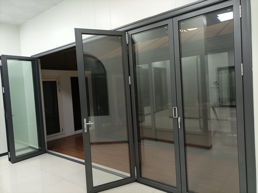 Porta dobrável antiprensagem série 65 para residências privadas, villas, áreas comerciais, escritórios
