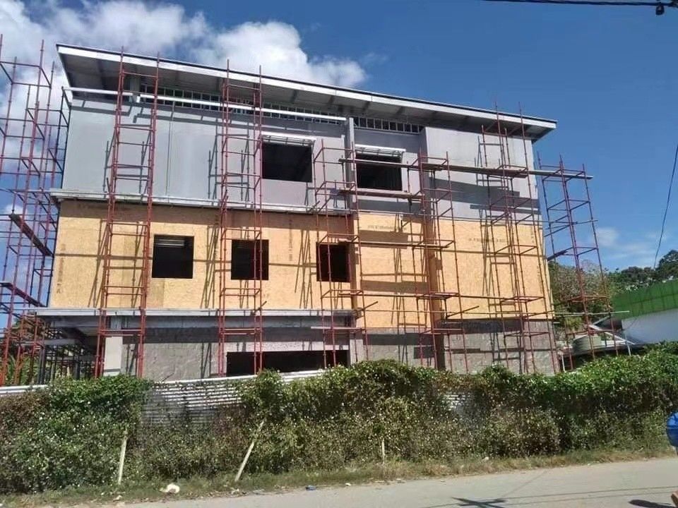 Isolamento acústico de telhado de inclinação Vila de vários andares Casa de aço leve para hospital