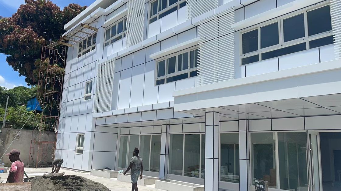 Isolamento acústico de telhado de inclinação Vila de vários andares Casa de aço leve para hospital