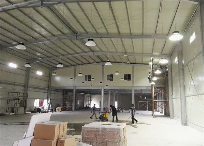 Armazém da armação de aço da armação de aço de H, construções de aço pre construídas com o painel de parede do sanduíche